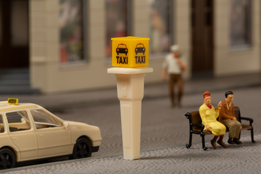 PKW Taxi mit Rufsäulen